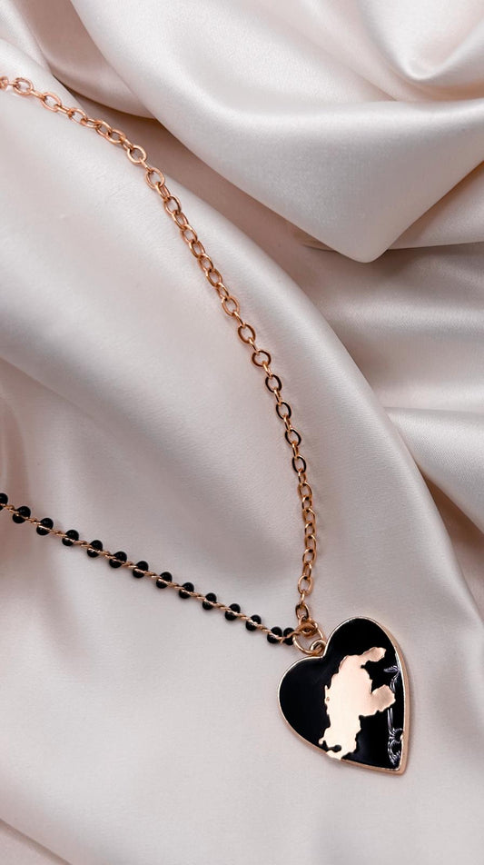 Venezuela Necklace - Black Heart