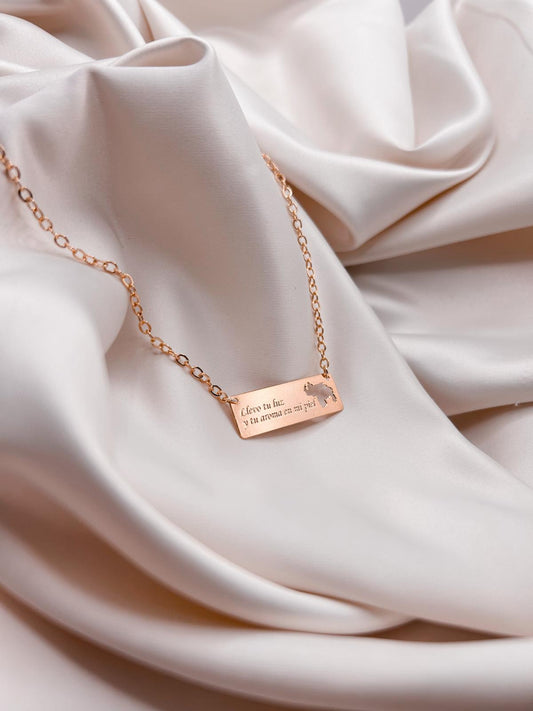 Venezuela Necklace - "Llevo Tu Luz y Tu Aroma En Mi Piel."